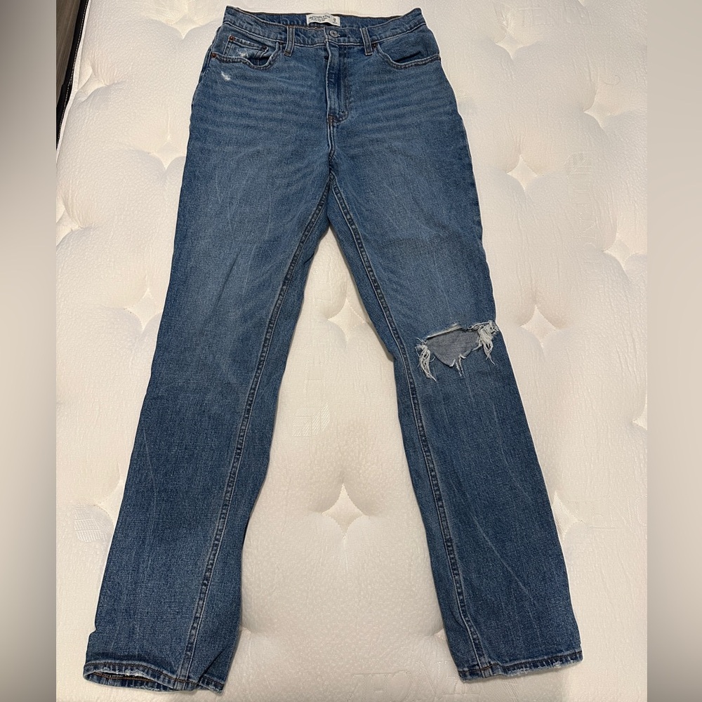 Abercrombie & Fitch 90’s Slim Straight Ultra High Rise
